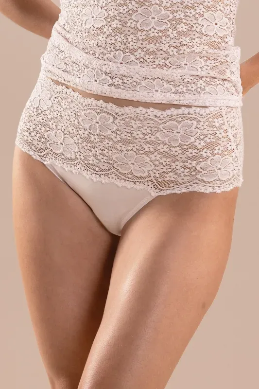 Nina_von_C_Taillenslip_millefleur