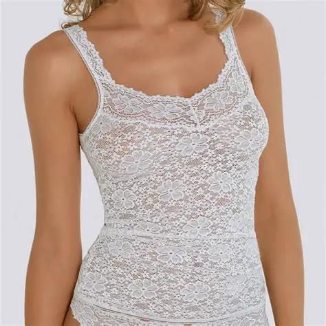 Nina_von_C_tragertop_Weiss_49_410_444